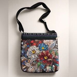 Elegant Floral Crystal Crossbody Bag